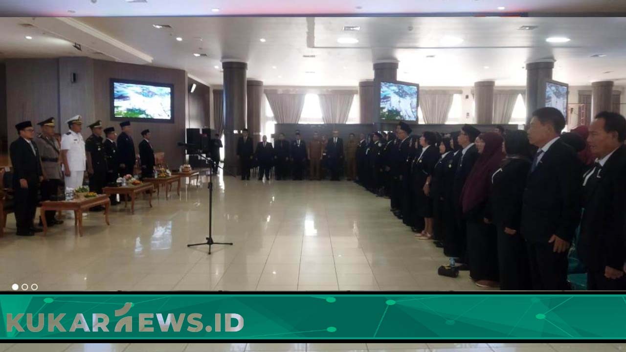 563 Guru PNS di Kutim Terima Penghargaan Satyalencana Karya Satya 