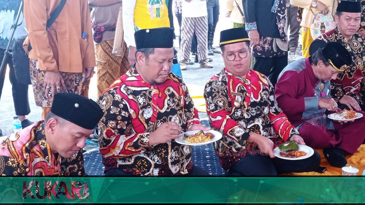 Abdul Rasid Ikuti Acara Beseprah Bersama Kesultanan Kutai Kartanegara Ing Martadipura