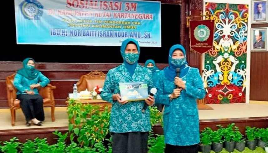 TP PKK Kaltim Lakukan Sosialisasi 3M di Kukar