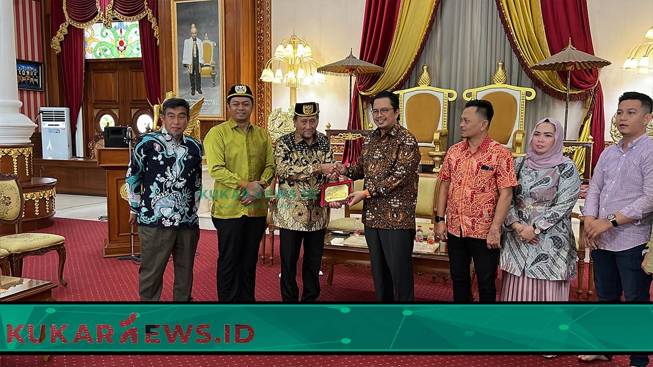 Wakil Ketua DPD RI Silaturahmi dengan Sultan Kutai Kartanegara Ing Martadipura