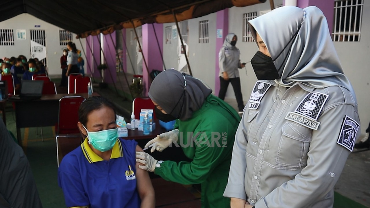 Ratusan WBP Lapas Perempuan Divaksin